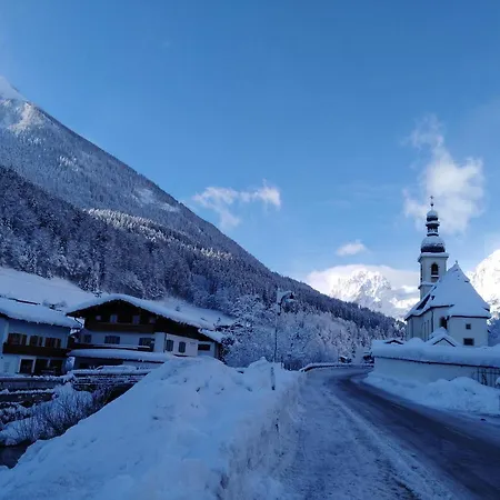 Altes Forsthaus Inn *